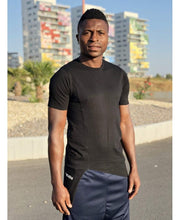 Încarcă imaginea în vizualizatorul Galerie, Black t-shirt with special design - Fatai Style
