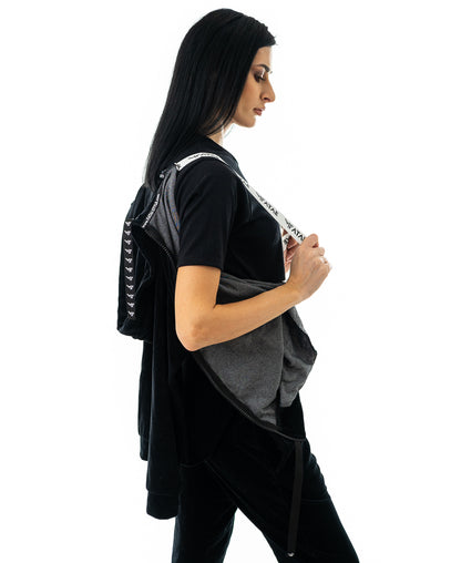 Bluza neagra de catifea cu spatele lung