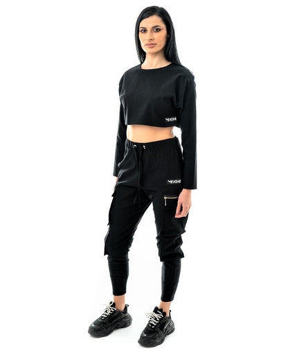 Compleu casual negru cu bluza scurta si pantalon cu buzunare laterale