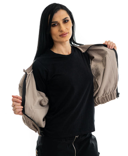 Jacheta bej cu buzunare aplicate