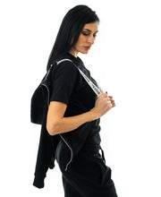 Încarcă imaginea în vizualizatorul Galerie, Bluza neagra - tip jacheta
