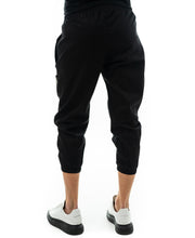 Încarcă imaginea în vizualizatorul Galerie, Compleu negru cu pantalon cu lant si tricou (bluza+pantalon)
