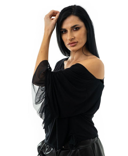 Tricou negru cu volane