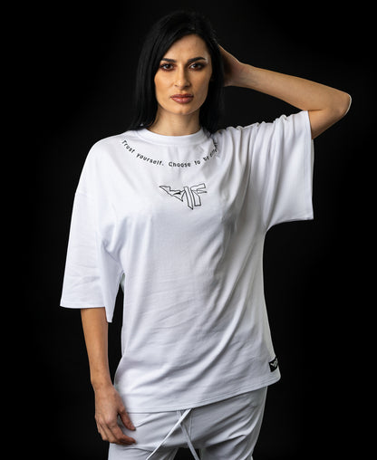 Tricou alb cu text si logo imprimat