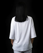 Încarcă imaginea în vizualizatorul Galerie, Tricou alb imprimat cu logo Fatai Style
