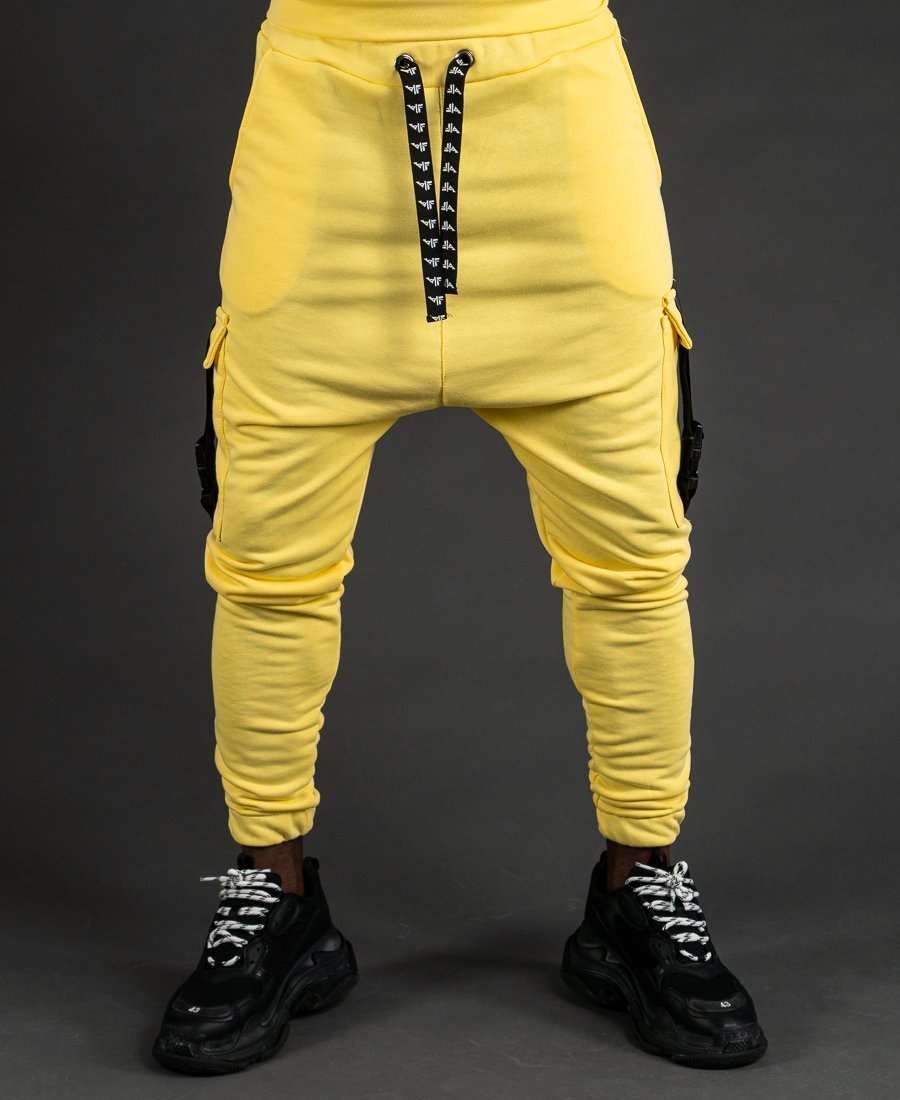 Yellow trousers with accesories - Fatai Style