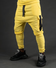 Încarcă imaginea în vizualizatorul Galerie, Yellow trousers with accesories - Fatai Style
