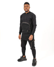 Încarcă imaginea în vizualizatorul Galerie, Compleu negru cu buzunare si fermoare de alama (buzunar detasabil la pantalon)
