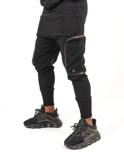 Pantaloni negri cu buzunare laterale detasabile