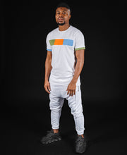 Încarcă imaginea în vizualizatorul Galerie, Tricou alb cu design in trei culori
