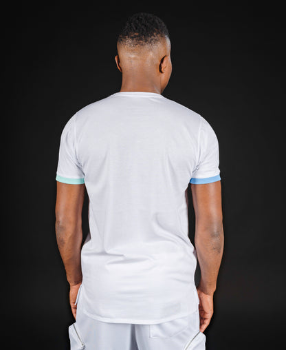 Tricou alb cu design in doua culori