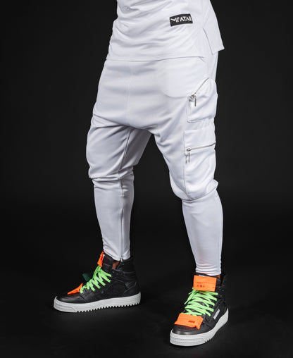 Pantaloni albi cu multiple buzunare cu fermoare