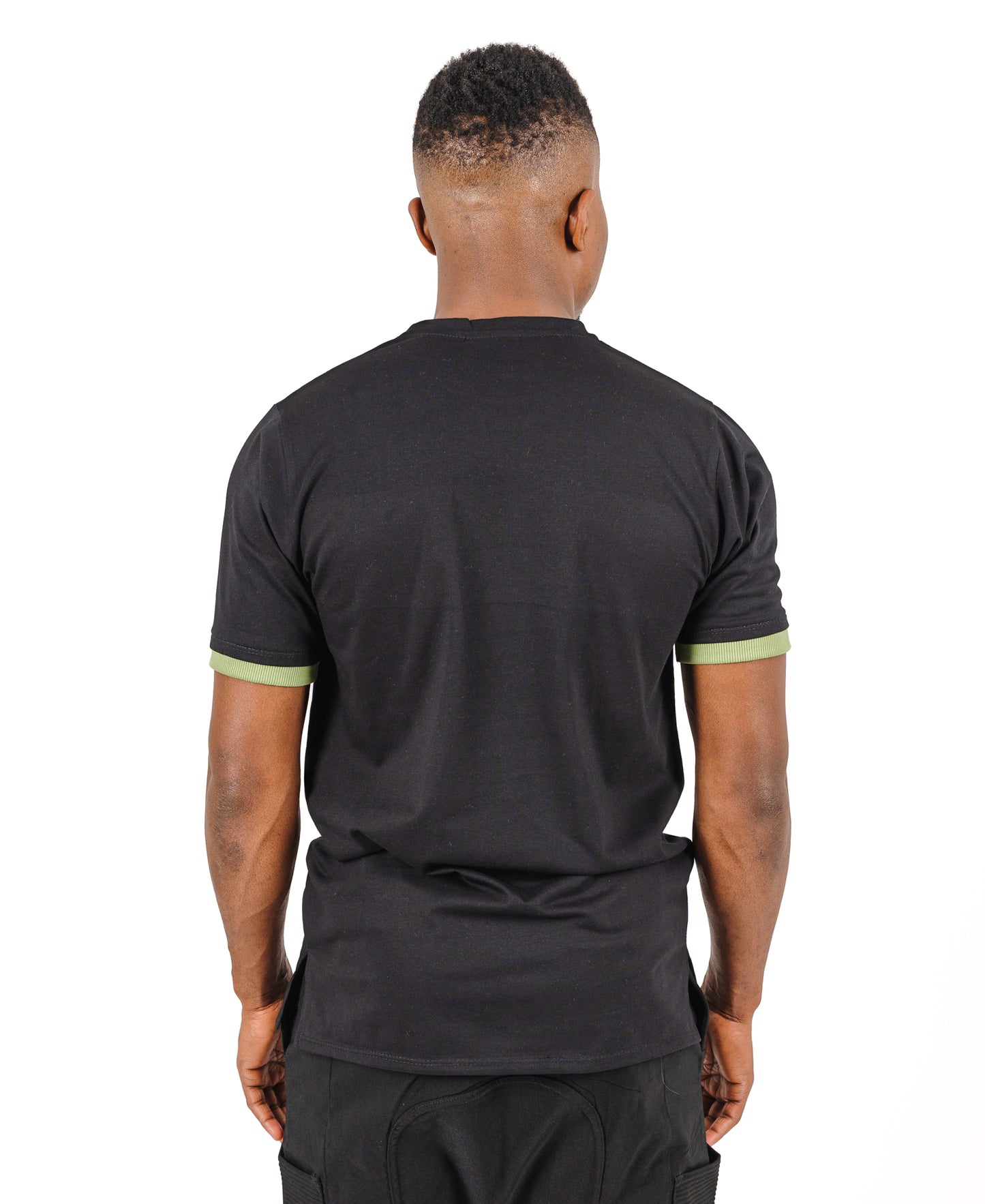 Tricou negru cu design verde