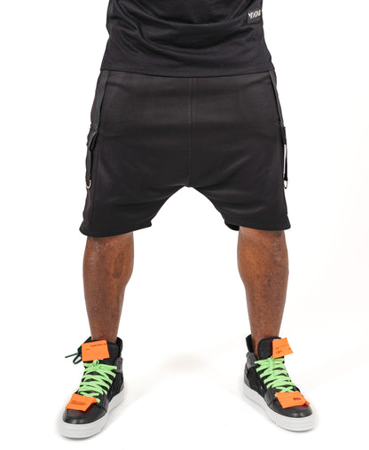 Pantaloni negri cu accesorii negre