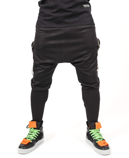 Pantaloni negri cu multiple buzunare cu fermoare