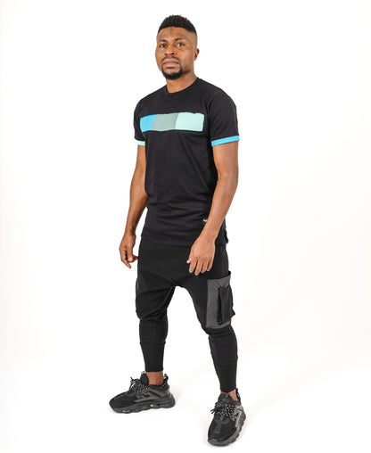 Tricou negru cu design in trei culori