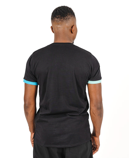Tricou negru cu design in trei culori