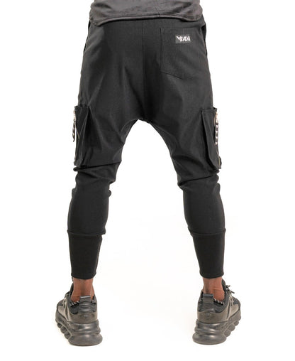 Pantaloni cu buzunare laterale si snur cu logo