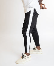 Încarcă imaginea în vizualizatorul Galerie, Black trousers with white line - Fatai Style
