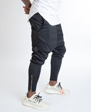 Încarcă imaginea în vizualizatorul Galerie, Black trousers with gold metal zip - Fatai Style
