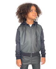 Încarcă imaginea în vizualizatorul Galerie, Bluza unisex negru cu detalii piele - tip ghiozdan
