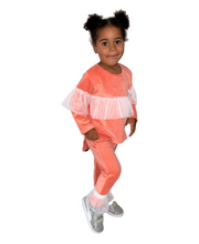 Încarcă imaginea în vizualizatorul Galerie, Compleu fete cu volane pantaloni detasabile - piersica (bluza+pantalon)
