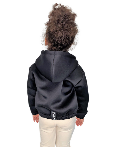 Jacheta neagra bomber cu fundite pe buzunare si bretele pe interior tip ghiozdan