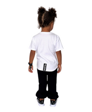 Încarcă imaginea în vizualizatorul Galerie, Compleu fete alb si negru (tricou+pantalon)
