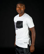 Încarcă imaginea în vizualizatorul Galerie, White t-shirt with black and grey pockets - Fatai Style
