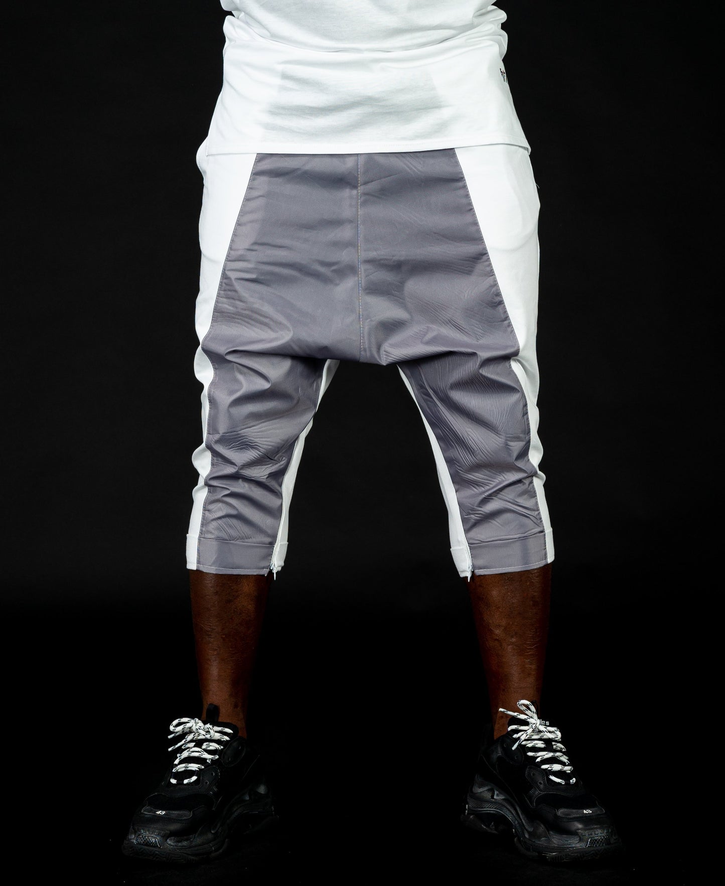 Short white&light grey trousers with fold - Fatai Style