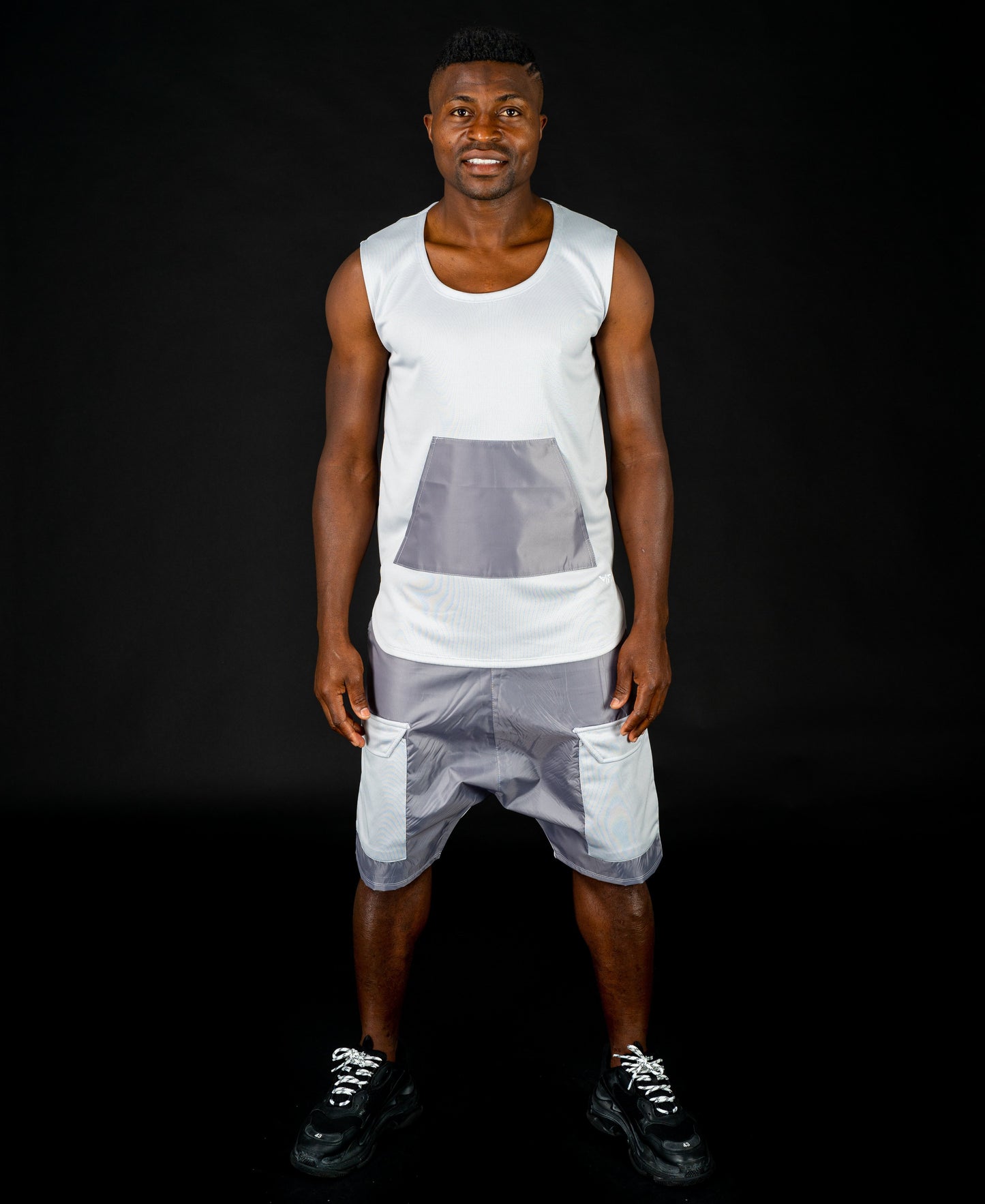 Sleveless t-shirt with grey pocket design - Fatai Style