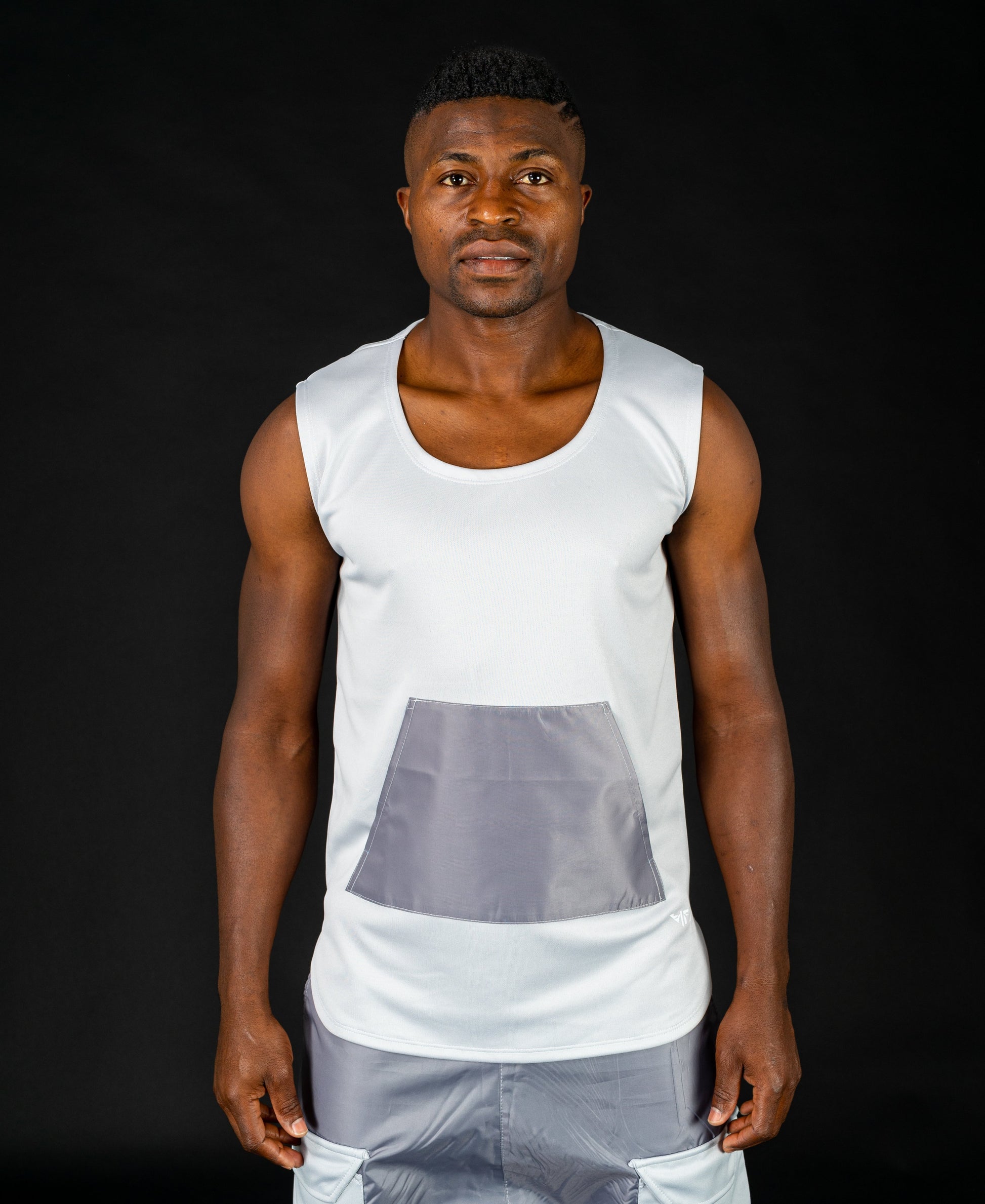 Sleveless t-shirt with grey pocket design - Fatai Style