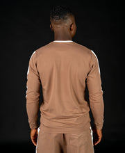 Încarcă imaginea în vizualizatorul Galerie, Long sleeve brown t-shirt with white line - Fatai Style
