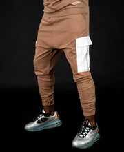 Încarcă imaginea în vizualizatorul Galerie, Brown trousers with white pocket and zip - Fatai Style
