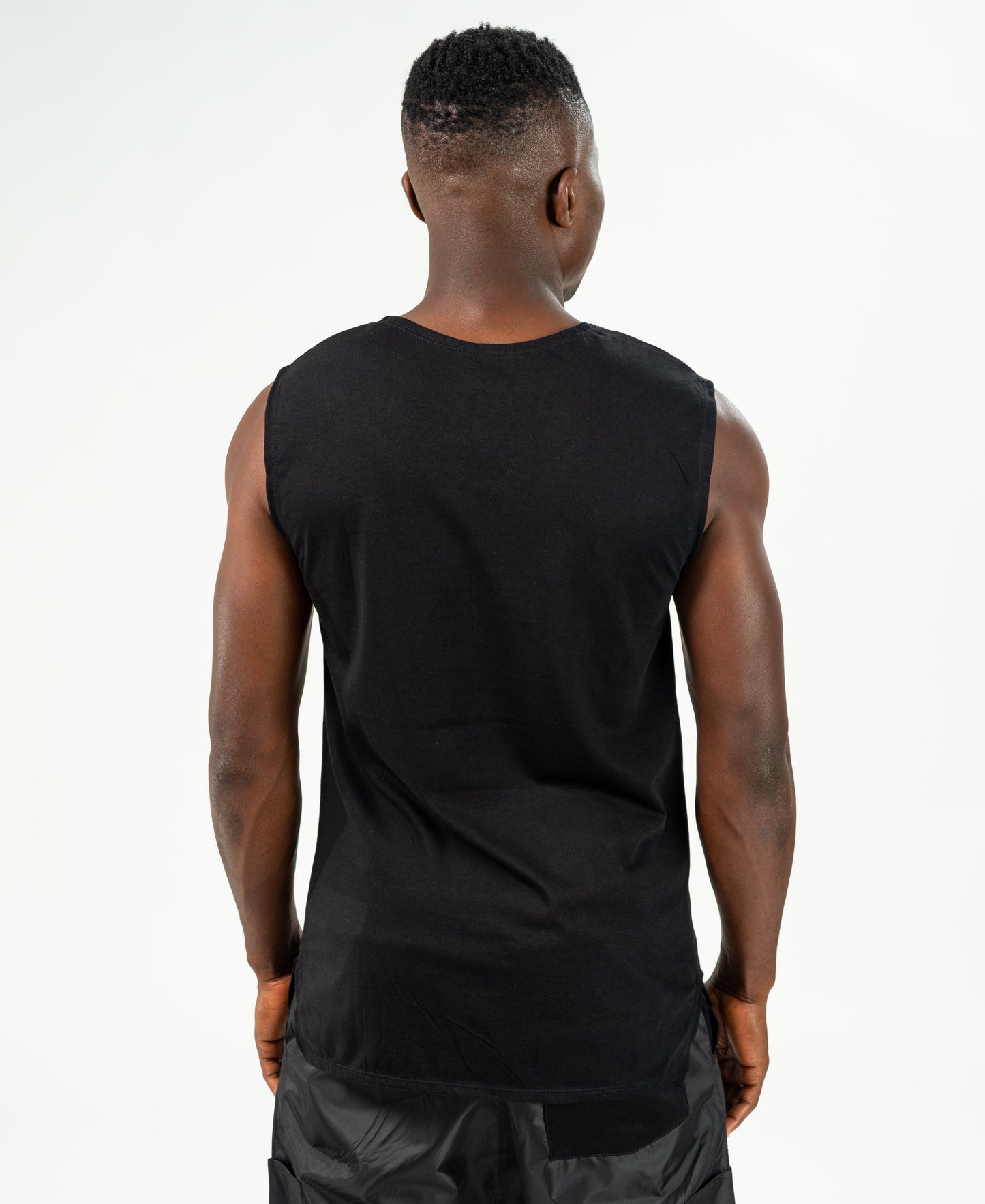 Black sleveless t-shirt with black pocket - Fatai Style