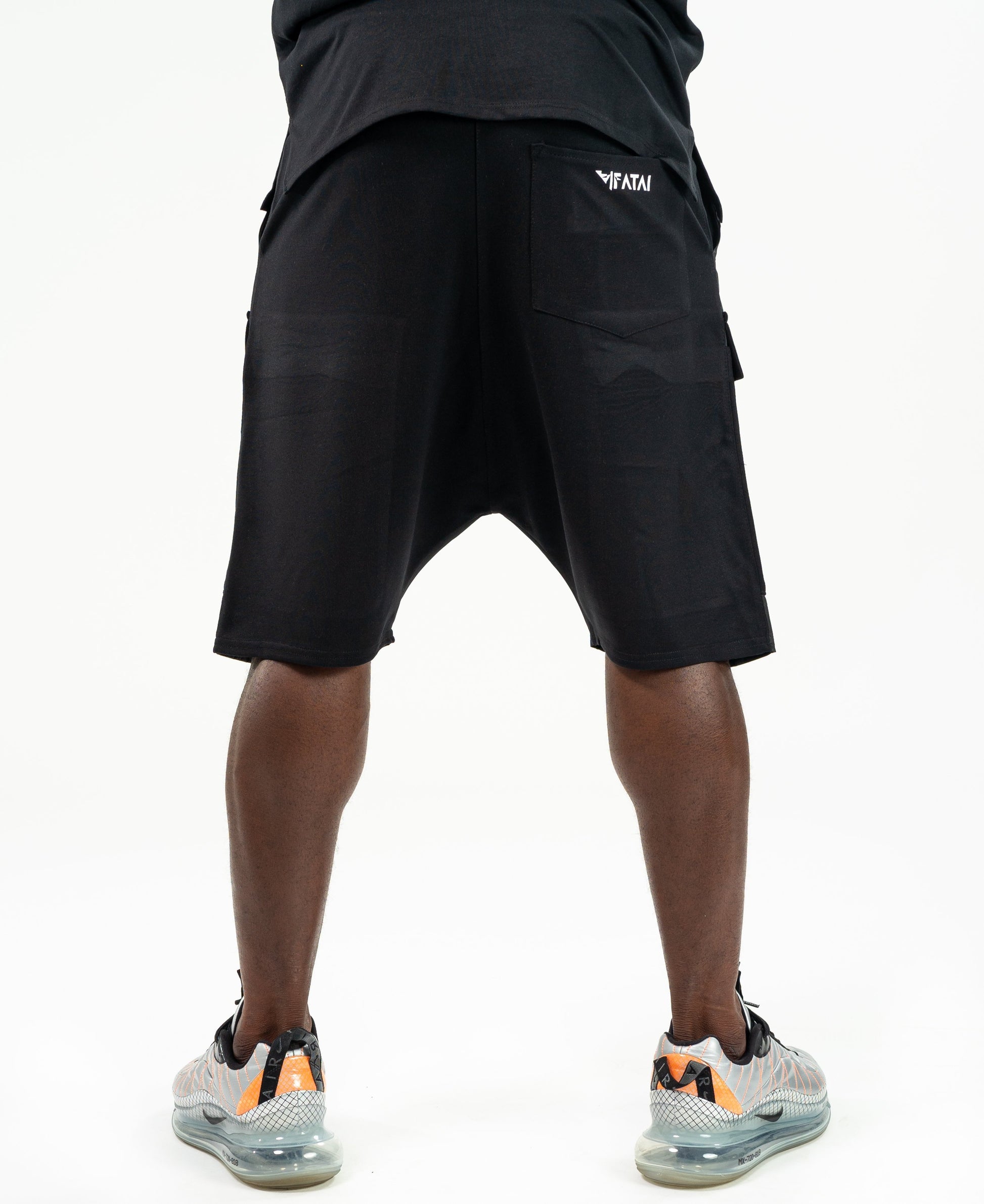 Short black trousers with black pockets - Fatai Style