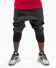 Încarcă imaginea în vizualizatorul Galerie, Short Black trousers with black side design - Fatai Style
