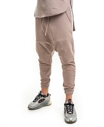 Pantaloni capuccino cu doua cusaturi orizontale