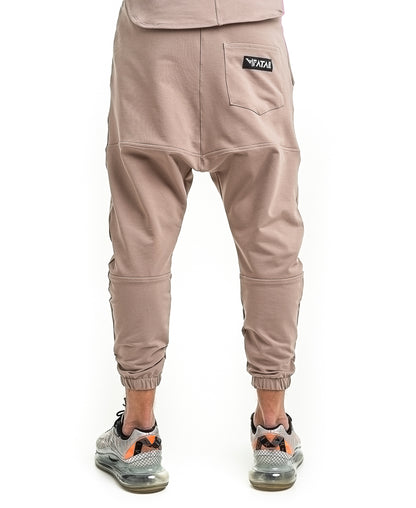 Pantaloni capuccino cu doua cusaturi orizontale