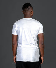 Încarcă imaginea în vizualizatorul Galerie, White t-shirt with F-paint - Fatai Style
