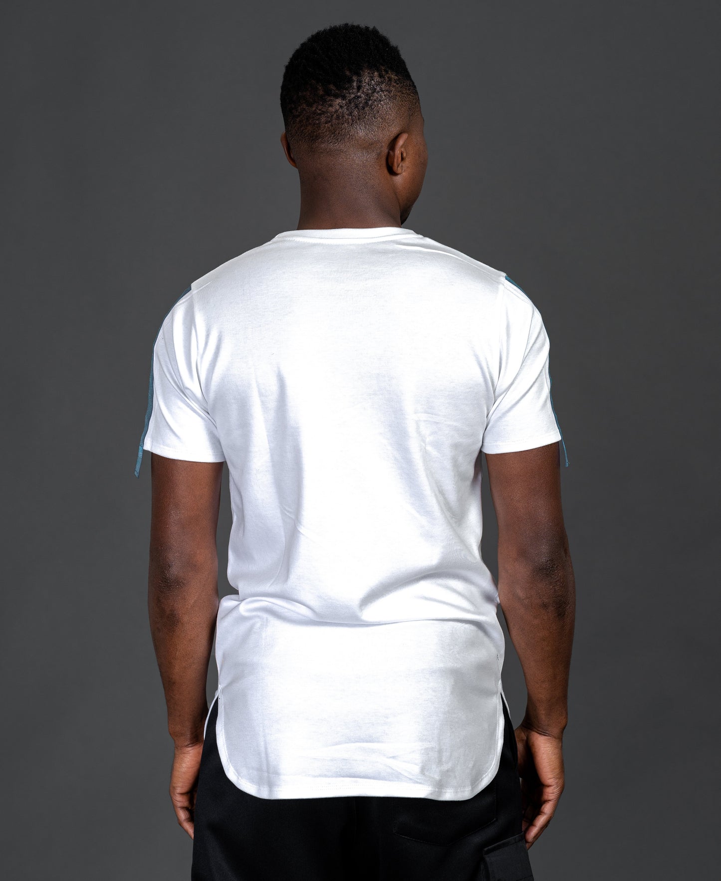 White t-shirt with blue design - Fatai Style