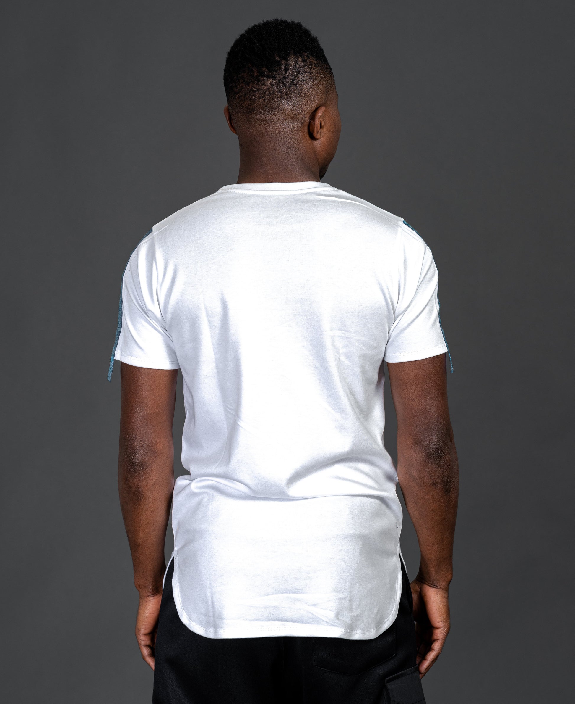 White t-shirt with blue design - Fatai Style