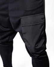 Încarcă imaginea în vizualizatorul Galerie, Black trousers with black pockets - Fatai Style
