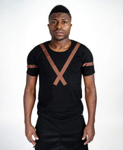 Încarcă imaginea în vizualizatorul Galerie, Black t-shirt with brown design - Fatai Style
