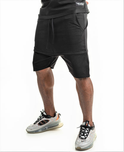 Pantaloni scurti negri cu o cusatura la jumatate