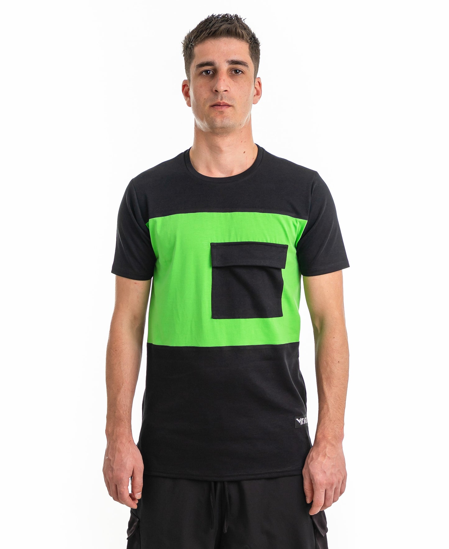 Tricou negru si verde cu buzunar aplicat