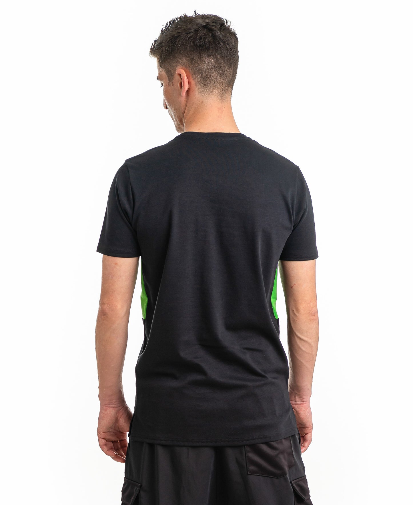 Tricou negru si verde cu buzunar aplicat