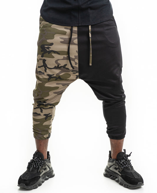 Pantaloni verde camo si negru