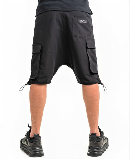 Pantaloni scurti negri cu buzunare aplicate pe picior