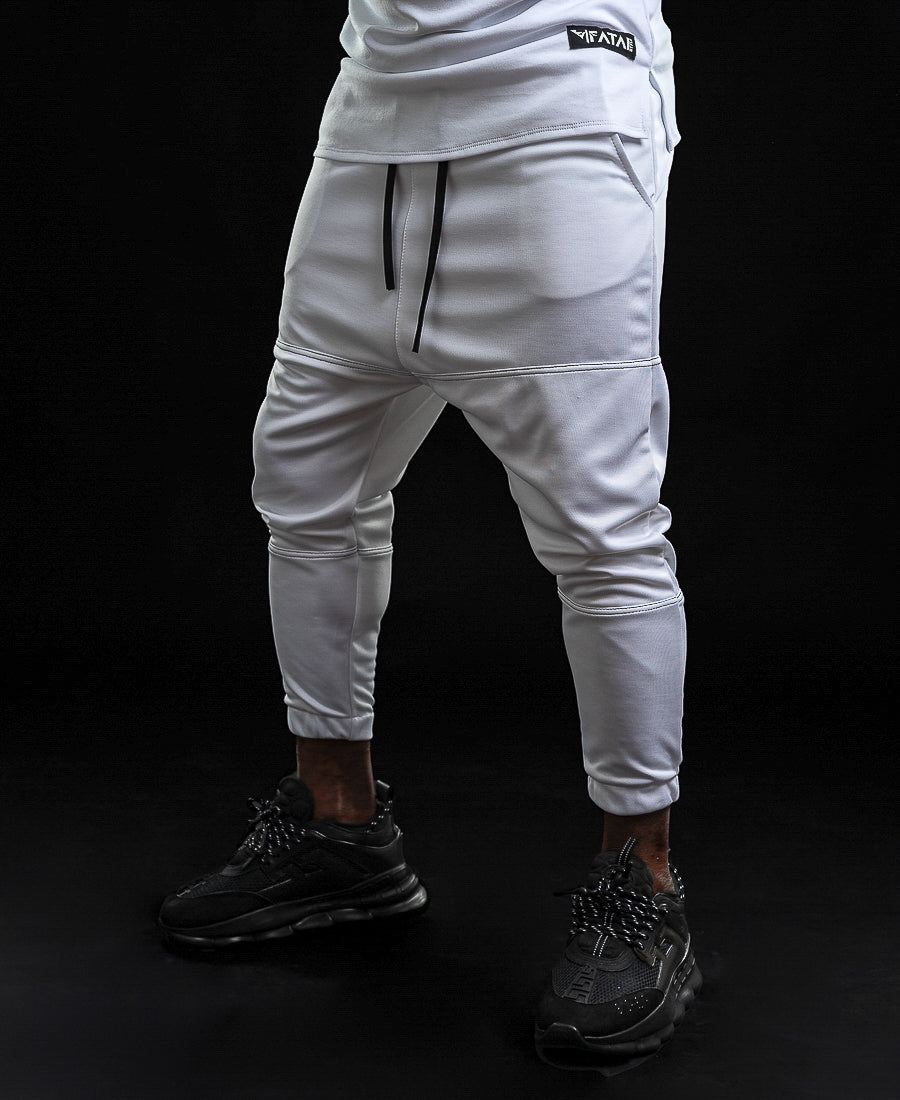 Pantaloni albi cu doua cusaturi orizontale